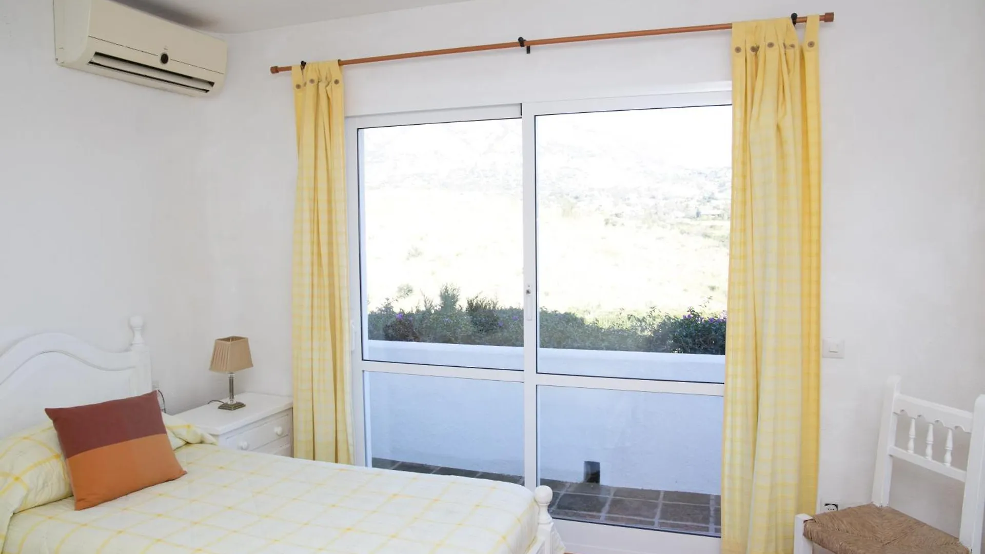 Miia Panda - Rustic Villa Mijas